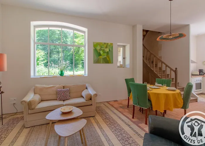 Дом отдыха Confortable Au Coeur Du Maine-et-loire, Animaux Admis - Fr-1-622-58 Bauge-en-Anjou